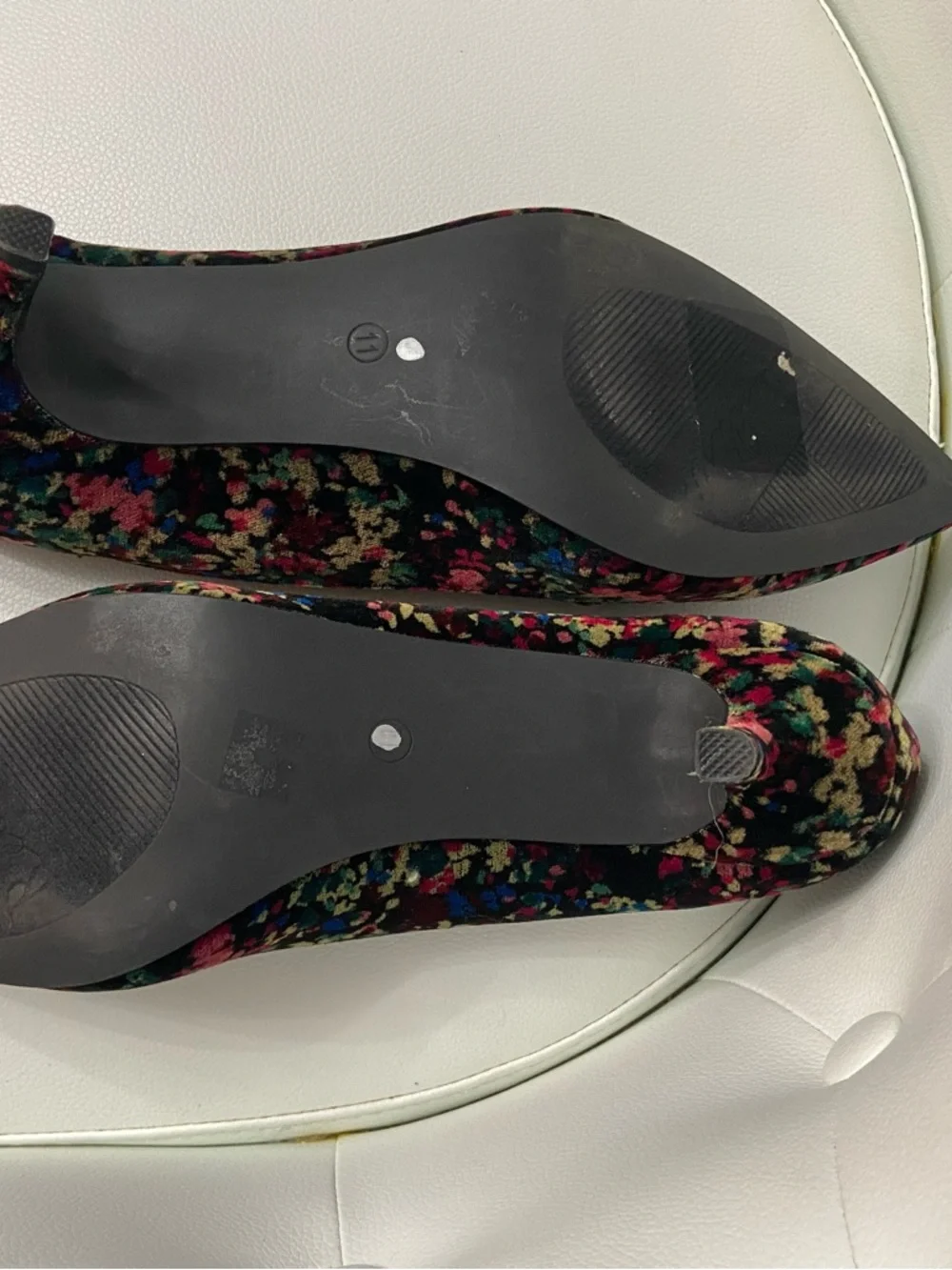 Beautiful BELLINI Bobcat Black Floral Velvet 2.25" Kitten Heel Dark Fairy 11W - Picture 11 of 17